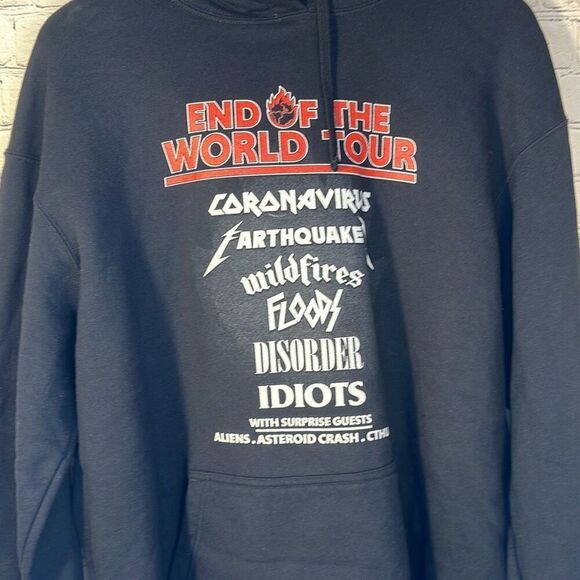 End of The World Tour Black Hoodie Mens size XL Earthquake Aliens - Picture 2 of 7